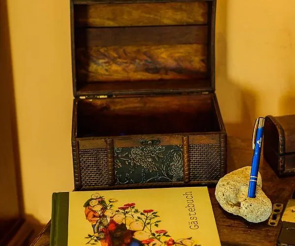 Macan, Beautiful Oasis *