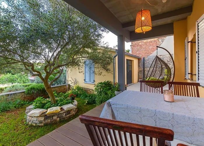 Macan, Beautiful Oasis Apartman