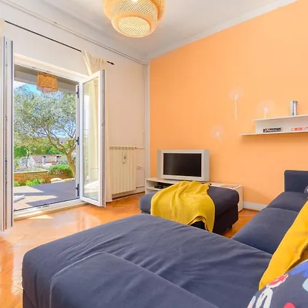 Macan, Beautiful Oasis Apartment