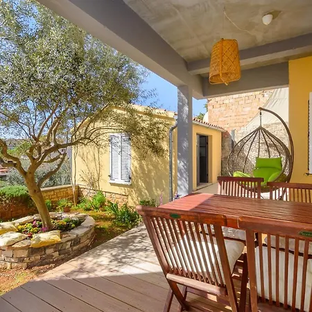 Macan, Beautiful Oasis Apartment Pula